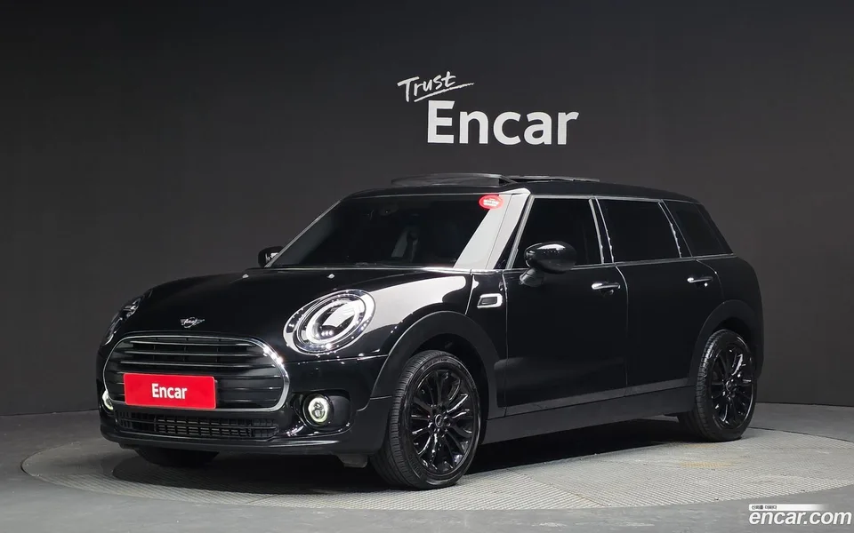 MINI Cooper Clubman 2023 — фото 1, купить с доставкой в Москву