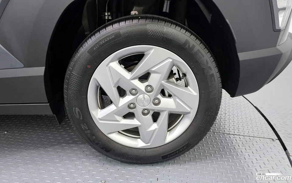 Hyundai Kona 1.6 2WD 2023 — миниатюра 5