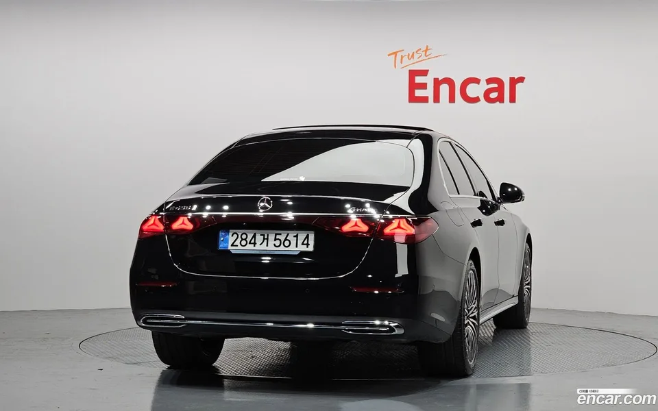 Mercedes-Benz E-Class E450 4MATIC 2024 — миниатюра 4