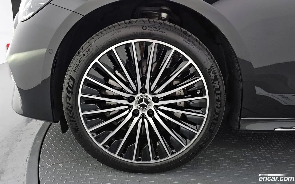 Mercedes-Benz E-Class E450 4MATIC 2024 — миниатюра 5