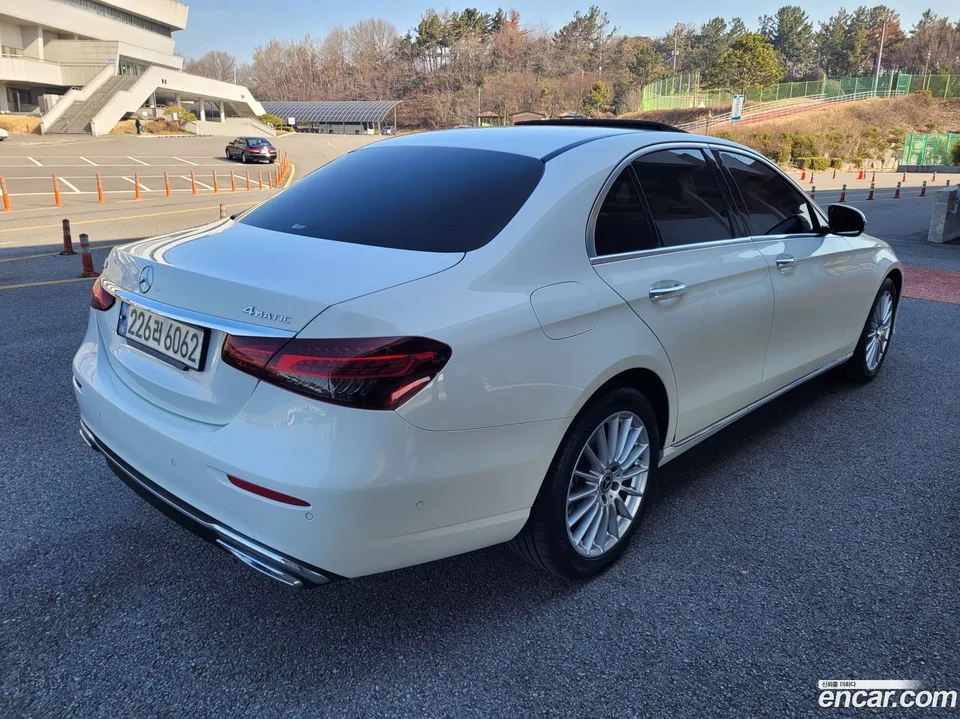 Mercedes-Benz E-Class E250 2022 — миниатюра 2