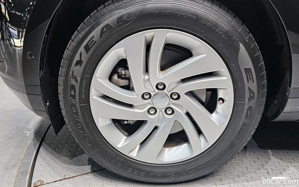 Land Rover Range Rover Evoque P250 S 2025 — миниатюра 5