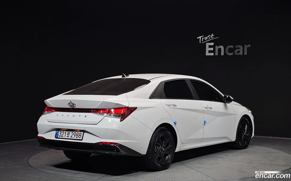 Hyundai Avante Hybrid 2022 — миниатюра 2