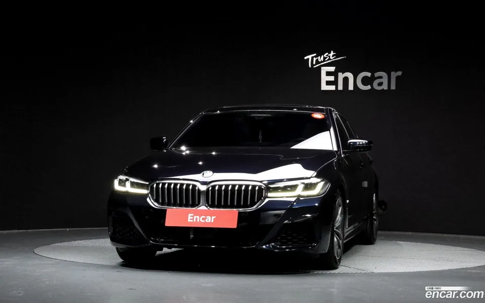 BMW 5 Series 520i M 2023 — миниатюра 3