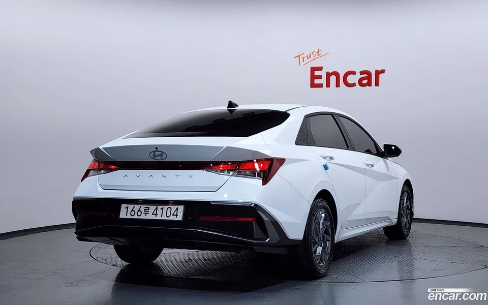 Hyundai Avante CN7 Hybrid 2025 — миниатюра 2