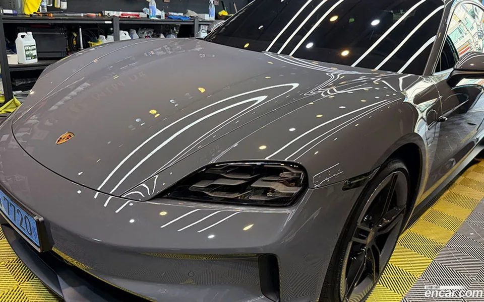Porsche Taycan 4 2025 — миниатюра 3
