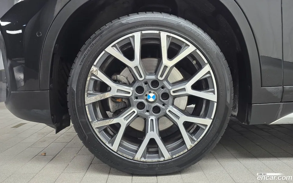 BMW X1 xDrive 20i xLine 2022 — миниатюра 5