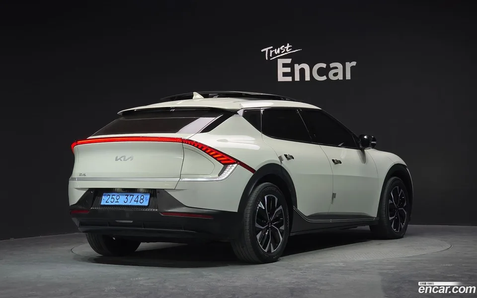 Kia EV6 4WD 2022 — миниатюра 2