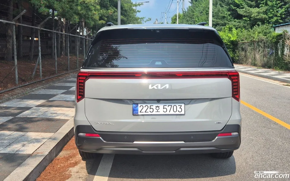Kia Carnival HEV 9 2025 — миниатюра 4