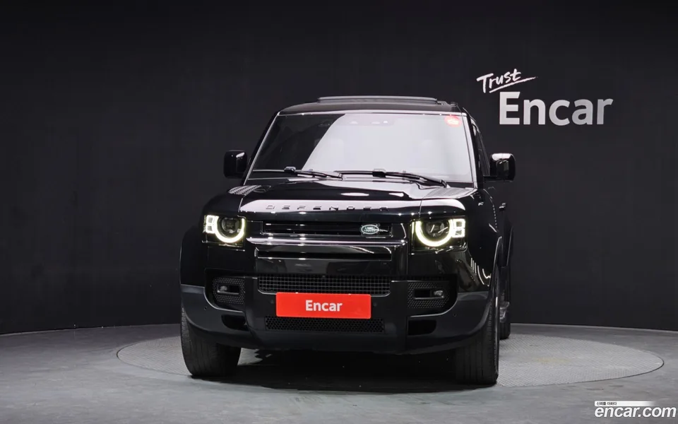 Land Rover Defender 110 D300 HSE 2022 — миниатюра 3