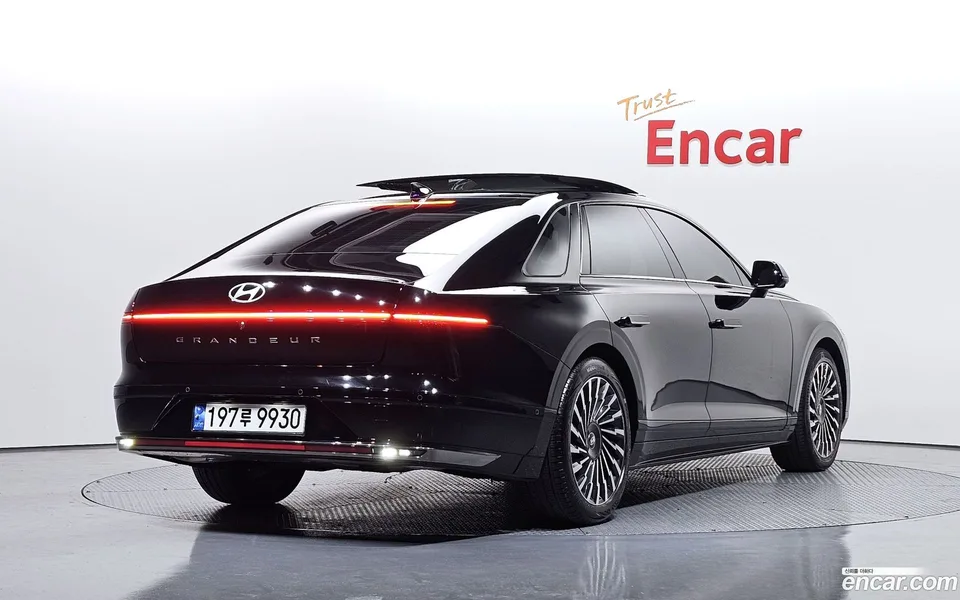 Hyundai Grandeur 2.5 2WD 2023 — миниатюра 2