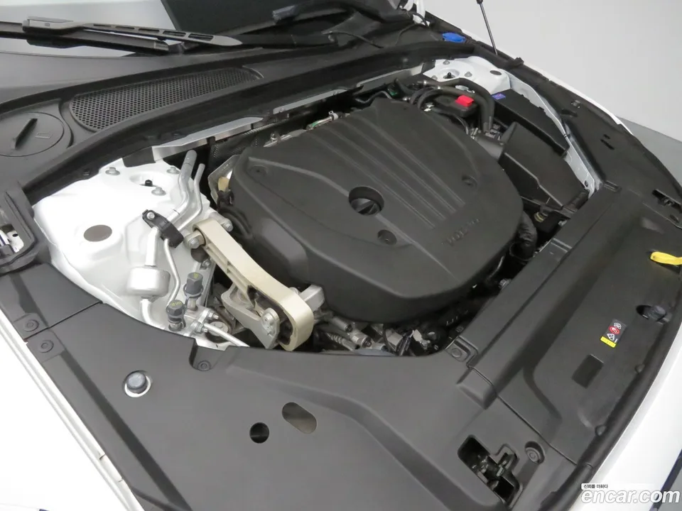 Volvo V90 Cross Country B5 AWD 2025 — миниатюра 5