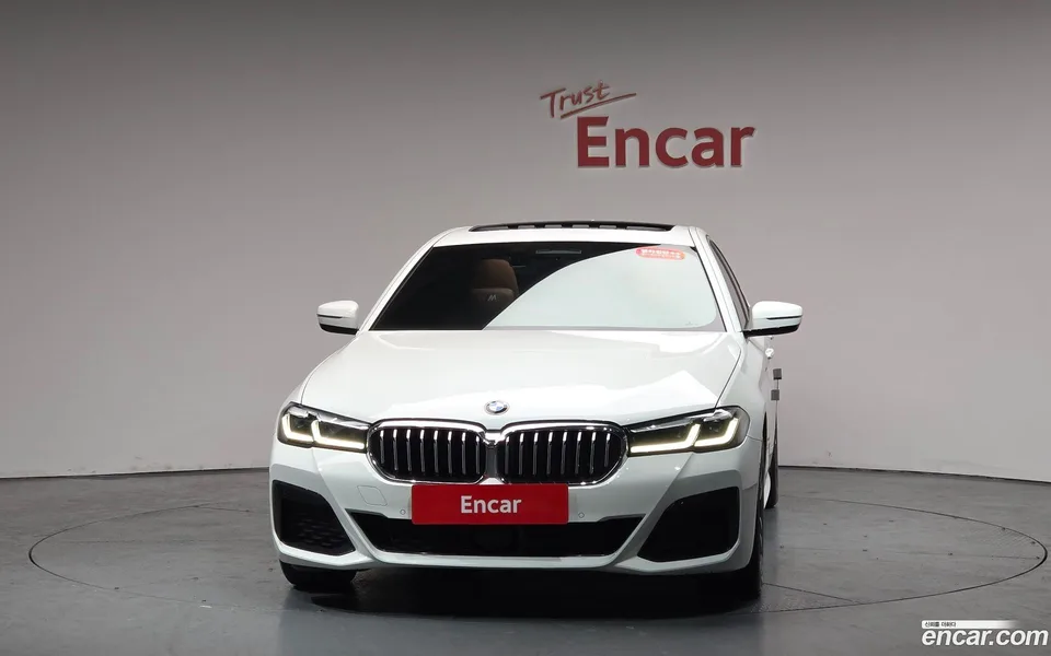 BMW 5 Series 520i M 2022 — миниатюра 3