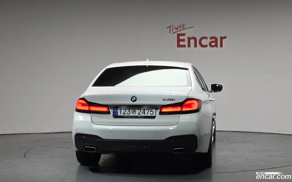 BMW 5 Series 520i M 2022 — миниатюра 4