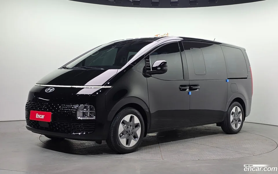 Hyundai Staria HEV 1.6 9 2024 — фото 1, купить с доставкой в Москву