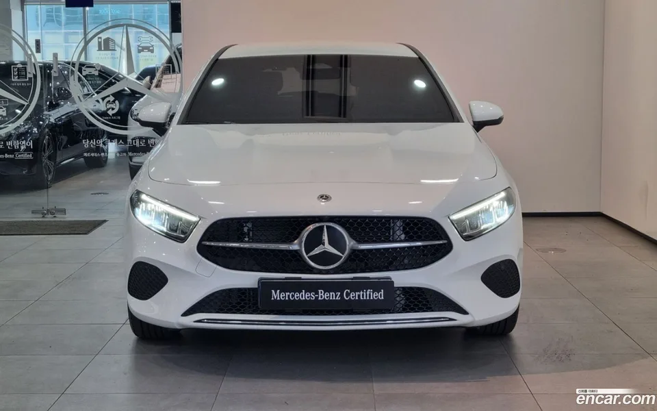 Mercedes-Benz A-Class A220 2024 — миниатюра 3