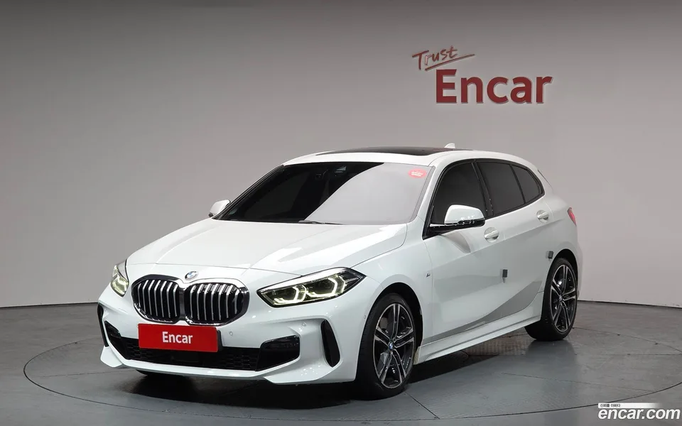 BMW 1 Series 120i M 2023 — фото 1, купить с доставкой в Москву