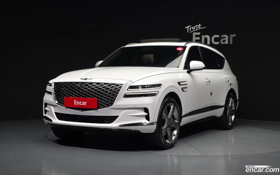 Genesis GV80 2.5T 2WD 2022 — фото 1, купить с доставкой в Москву