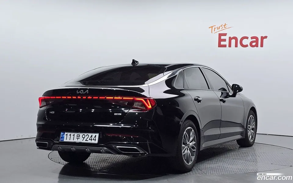 Kia K5 Hybrid 2023 — миниатюра 2