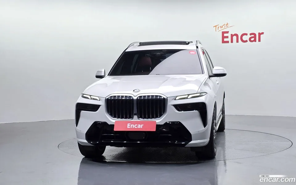 BMW X7 xDrive 40i M 6 2023 — миниатюра 3