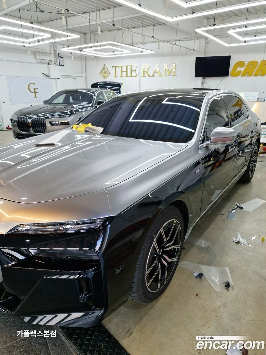 BMW 7 Series 740i xDrive M 2024 — миниатюра 2
