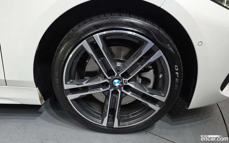 BMW 1 Series 120i M 2023 — миниатюра 5
