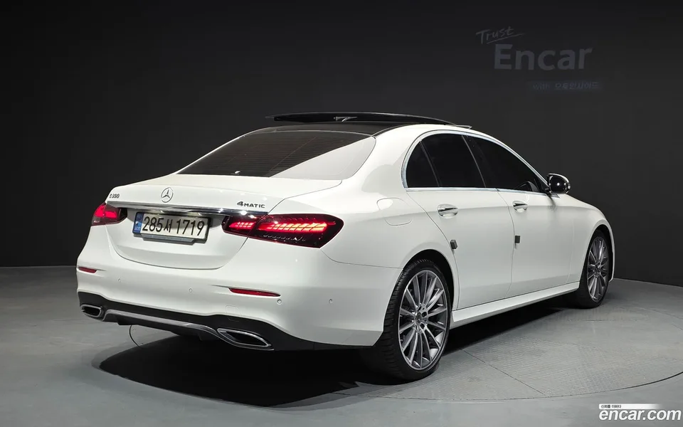 Mercedes-Benz E-Class E350 4MATIC AMG Line 2022 — миниатюра 2