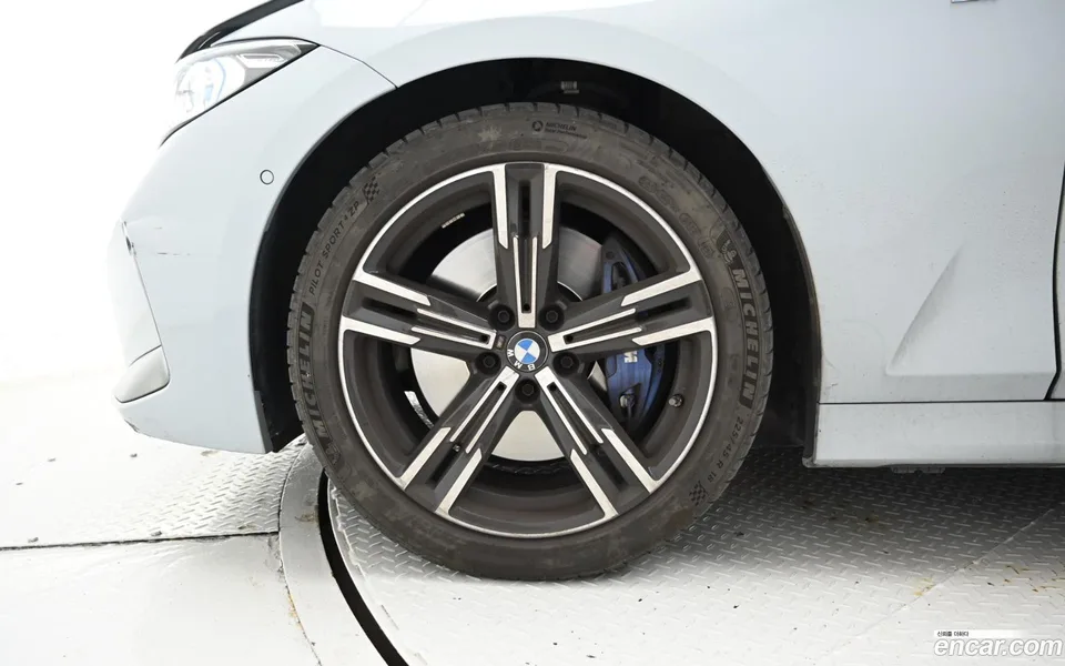 BMW 3 Series 320i M 2024 — миниатюра 5