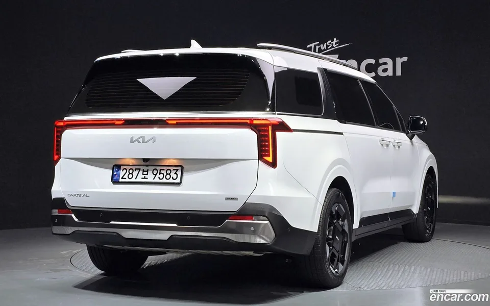 Kia Carnival HEV 9 2025 — миниатюра 2
