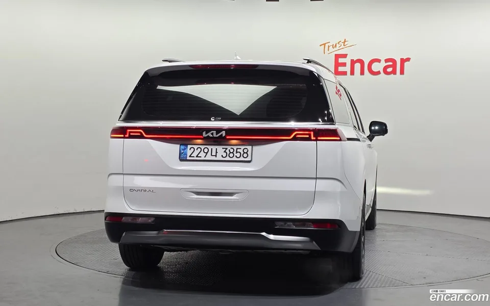 Kia Carnival 7 2023 — миниатюра 4
