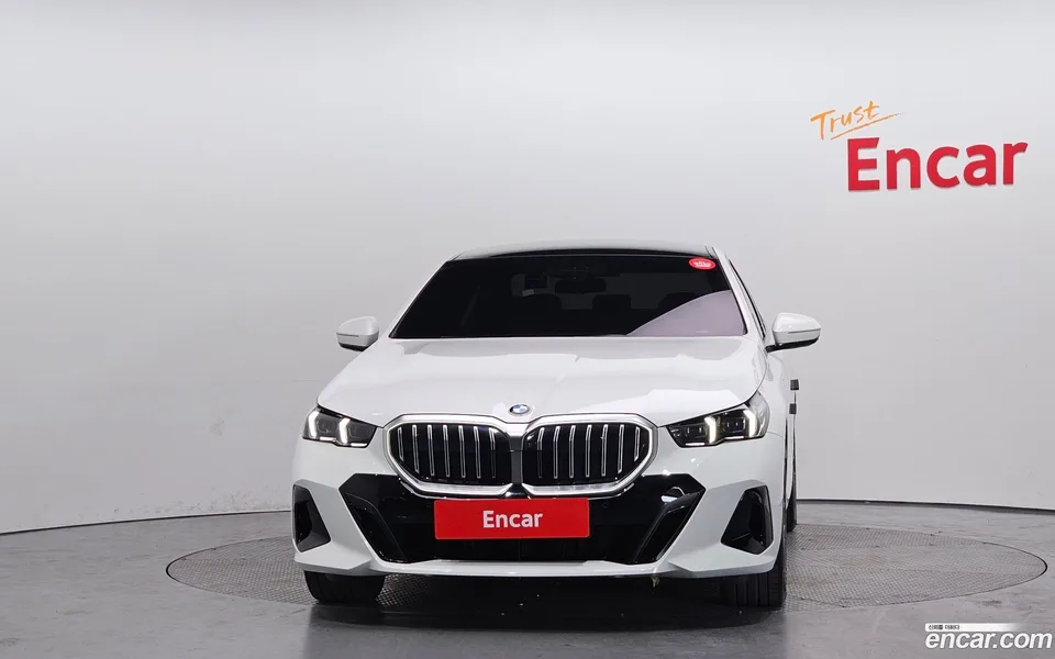 BMW 5 Series 520i M 2024 — миниатюра 3