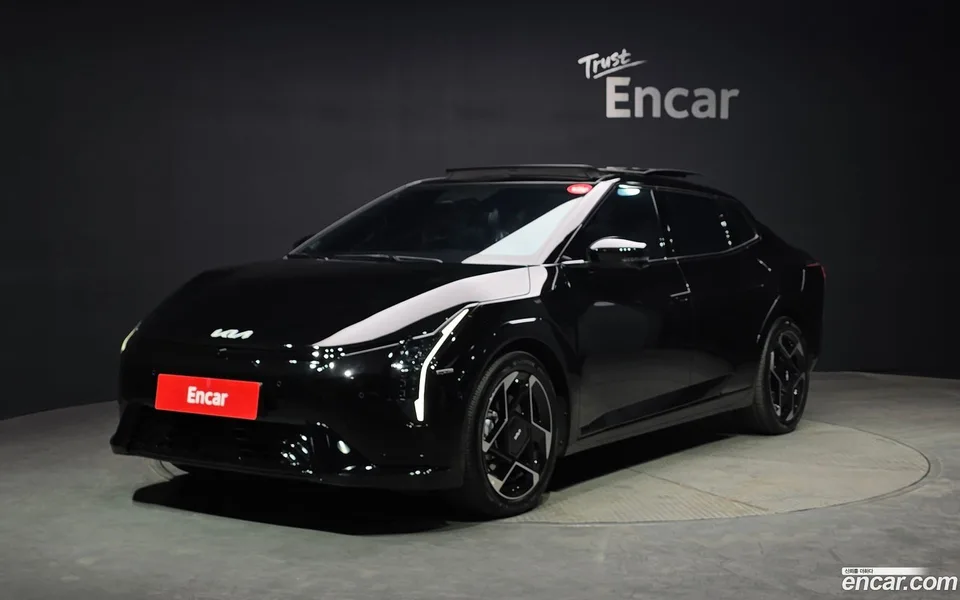 Kia EV4 2WD 2025 — фото 1, купить с доставкой в Москву