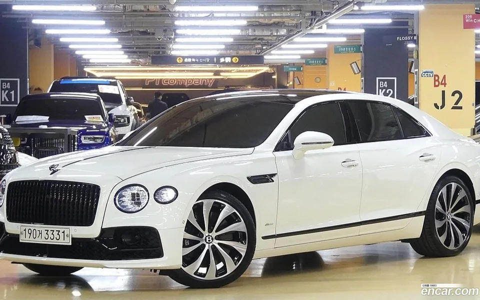 Bentley Flying Spur 4.0 2023 — миниатюра 2