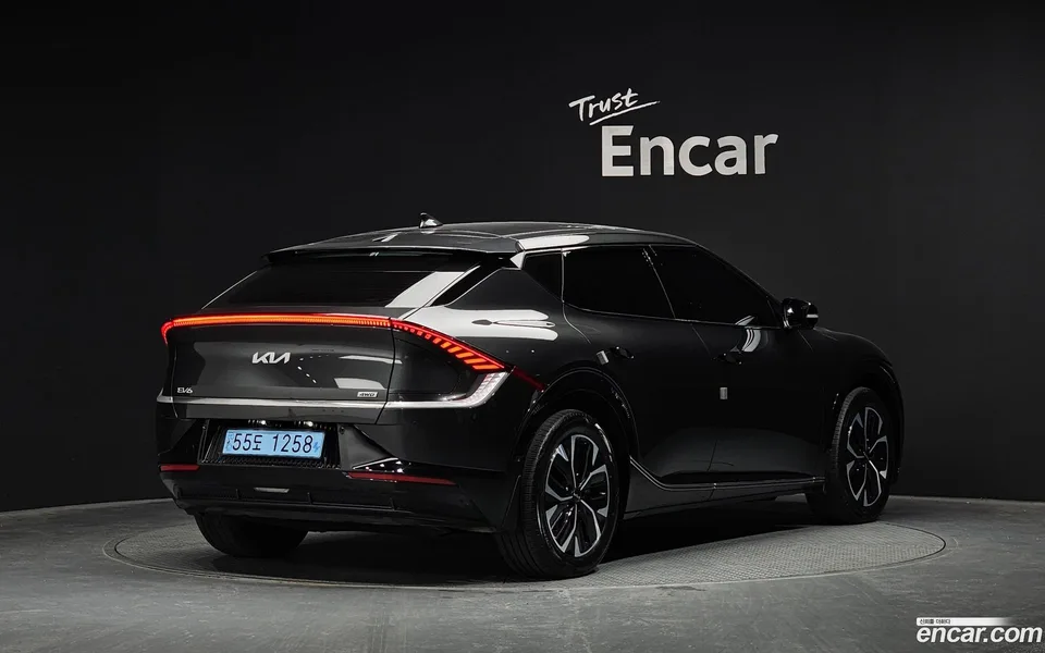 Kia EV6 4WD 2022 — миниатюра 2