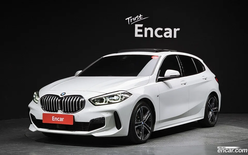 BMW 1 Series 120i M 2024 — фото 1, купить с доставкой в Москву