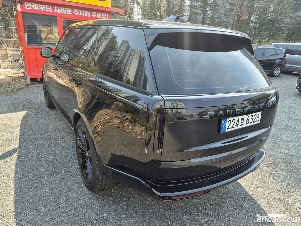 Land Rover Range Rover P550E AB 2024 — миниатюра 2