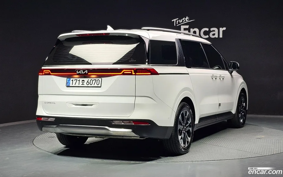 Kia Carnival 9 2023 — миниатюра 2