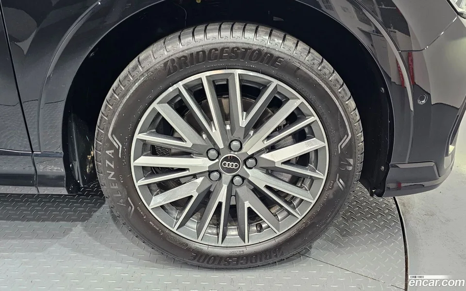 Audi Q3 40 TFSI 2025 — миниатюра 5