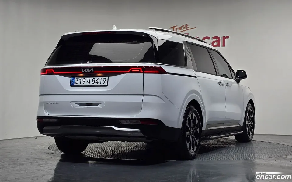 Kia Carnival 9 2023 — миниатюра 2