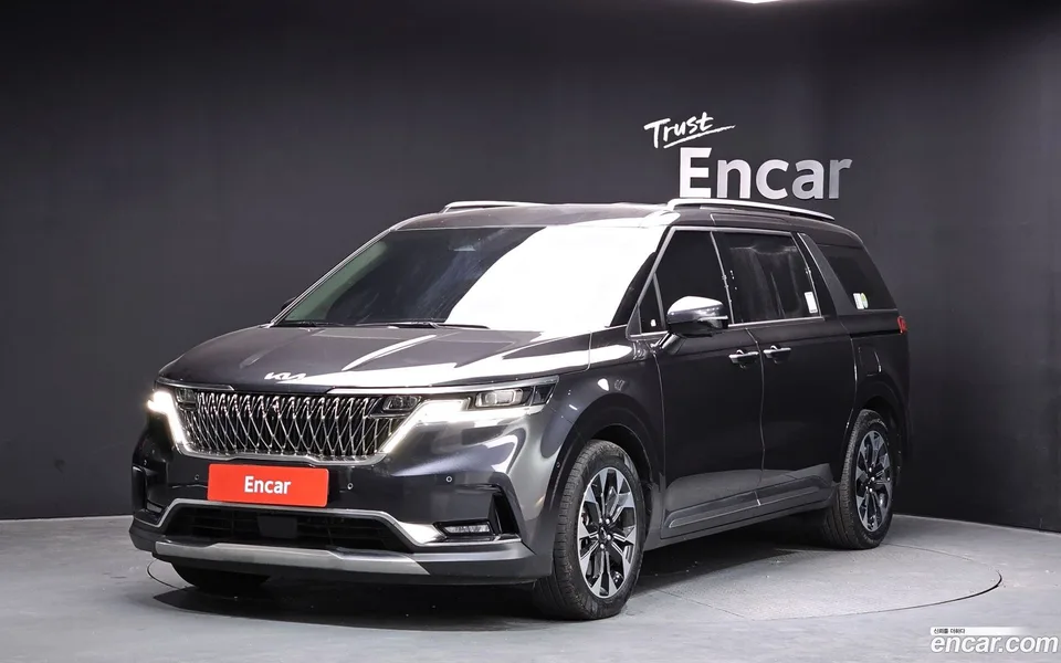 Kia Carnival 7 2023 — фото 1, купить с доставкой в Москву