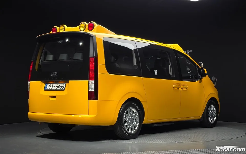 Hyundai Staria L3.5 2023 — миниатюра 2