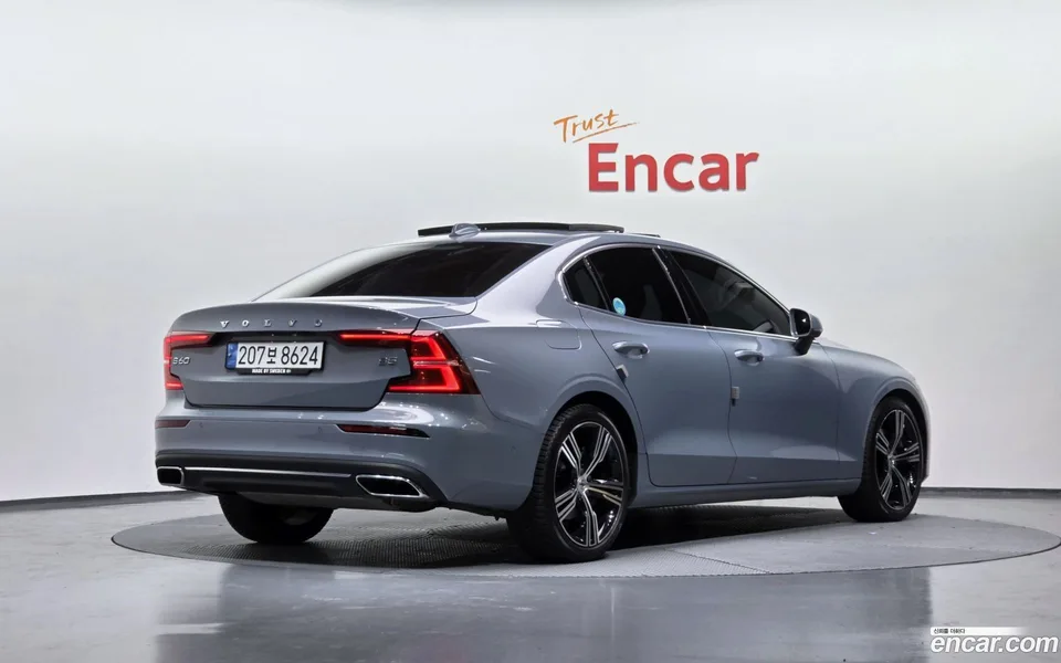 Volvo S60 B5 2022 — миниатюра 2