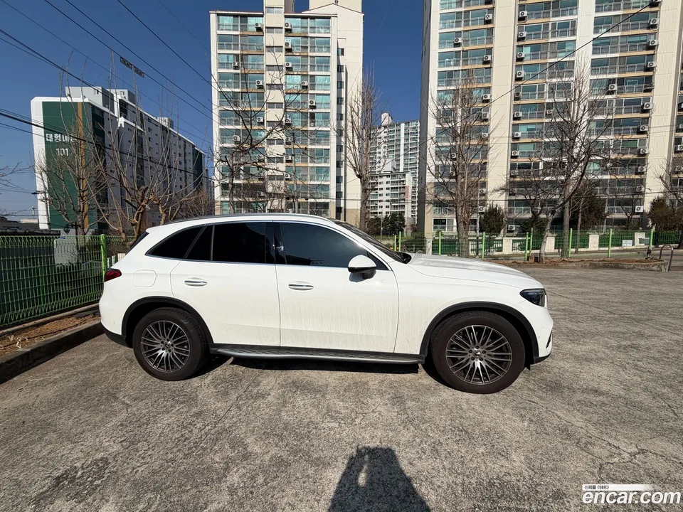 Mercedes-Benz GLC-Class GLC300 4MATIC 2025 — миниатюра 4