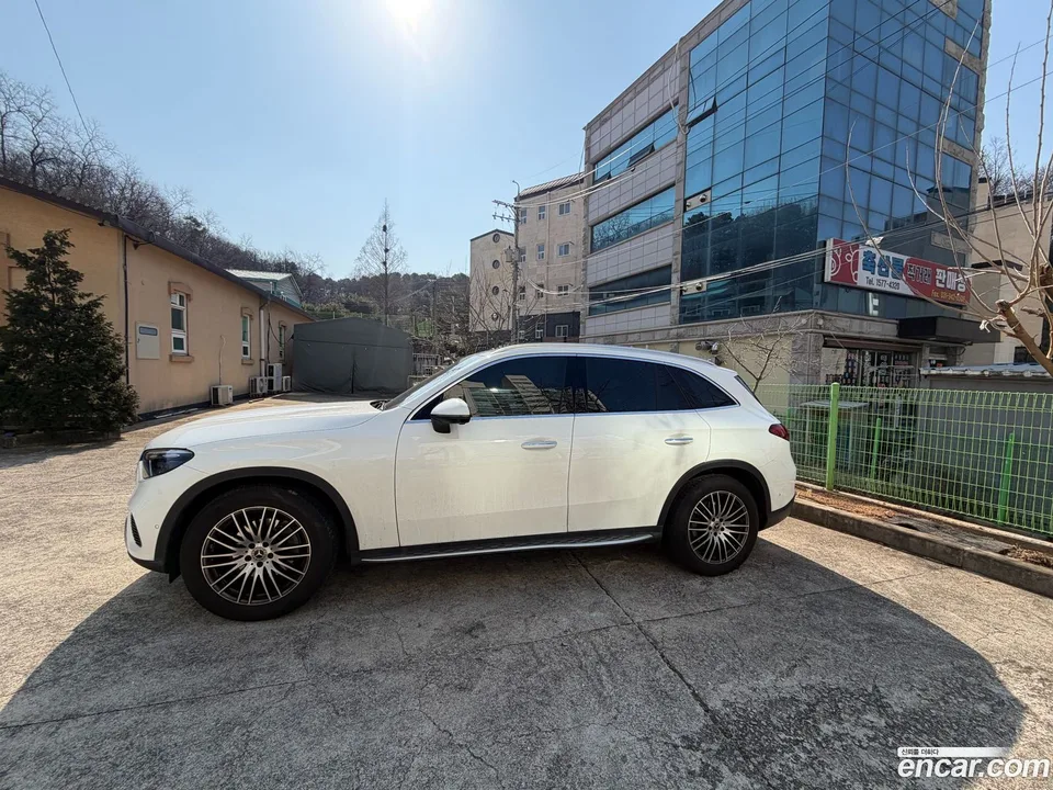 Mercedes-Benz GLC-Class GLC300 4MATIC 2025 — миниатюра 5