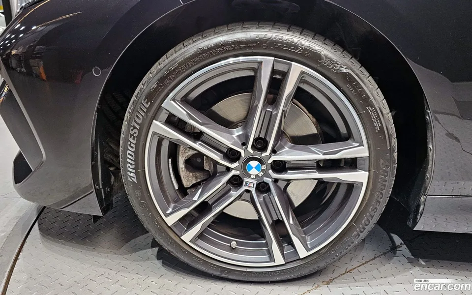 BMW 2 Series Gran Coupe 220i M 2022 — миниатюра 5