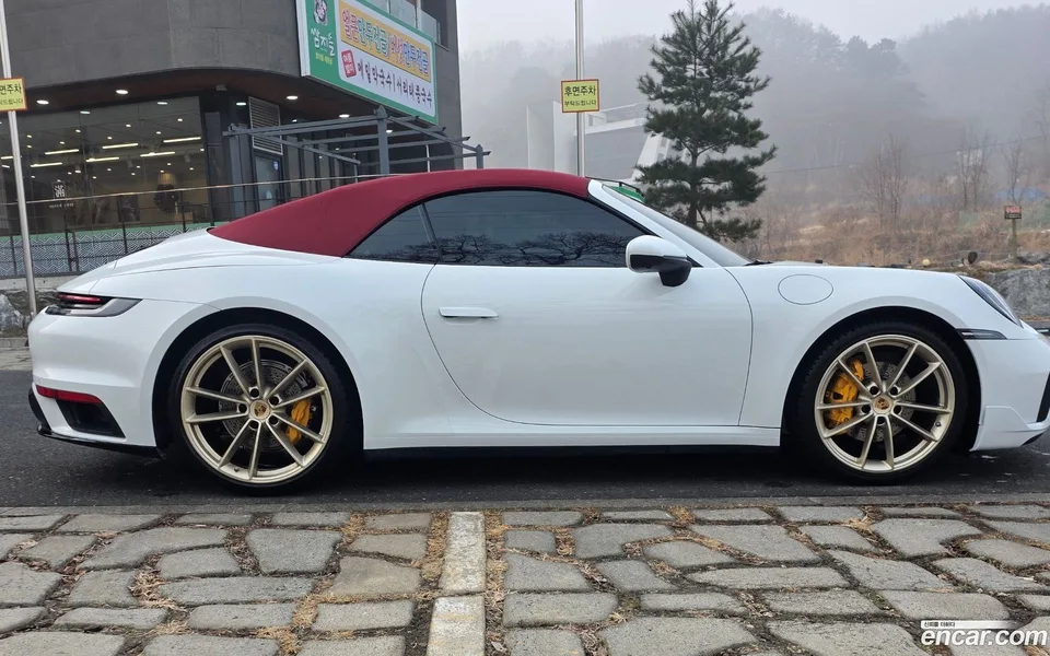 Porsche 911 (992) 2024 — миниатюра 5