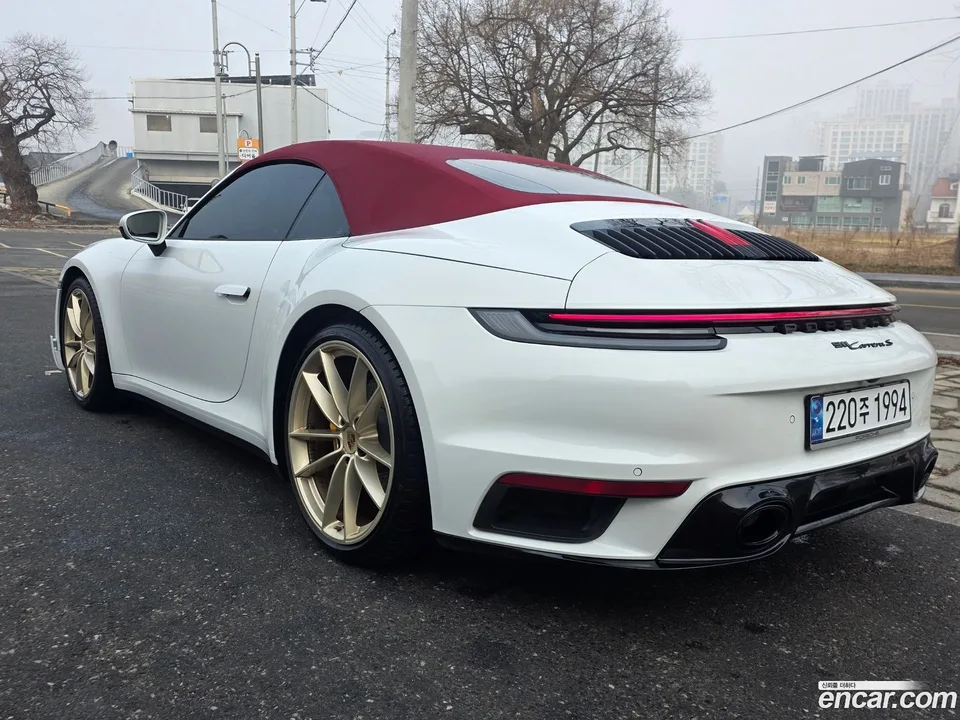 Porsche 911 (992) 2024 — фото 1, купить с доставкой в Москву