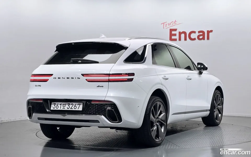 Genesis GV70 2.5T 2WD 2022 — миниатюра 2