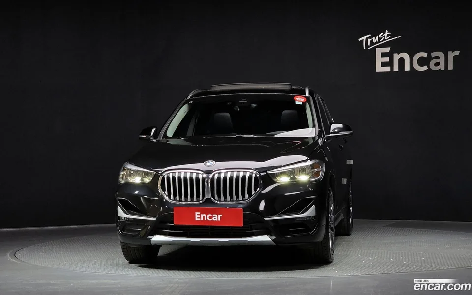 BMW X1 xDrive 20i xLine 2022 — миниатюра 3