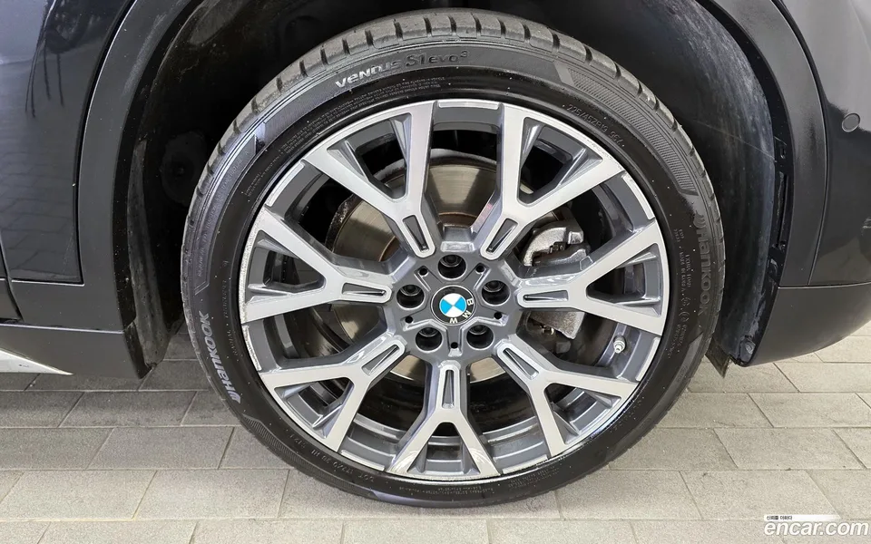 BMW X1 xDrive 20i xLine 2022 — миниатюра 5